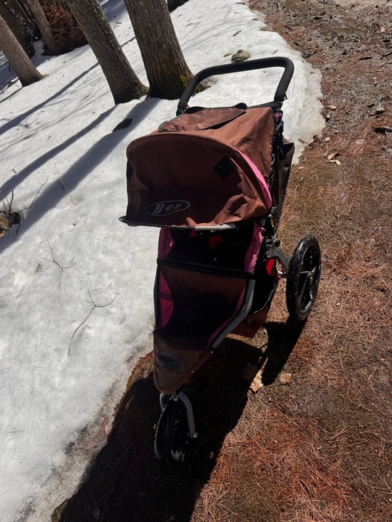 Bob Revolution Brown and Pink Jogging Stroller - Picture 6 of 9